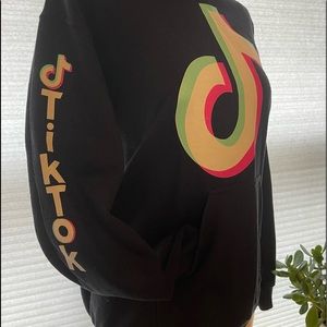Gildan S black pocket hoodie